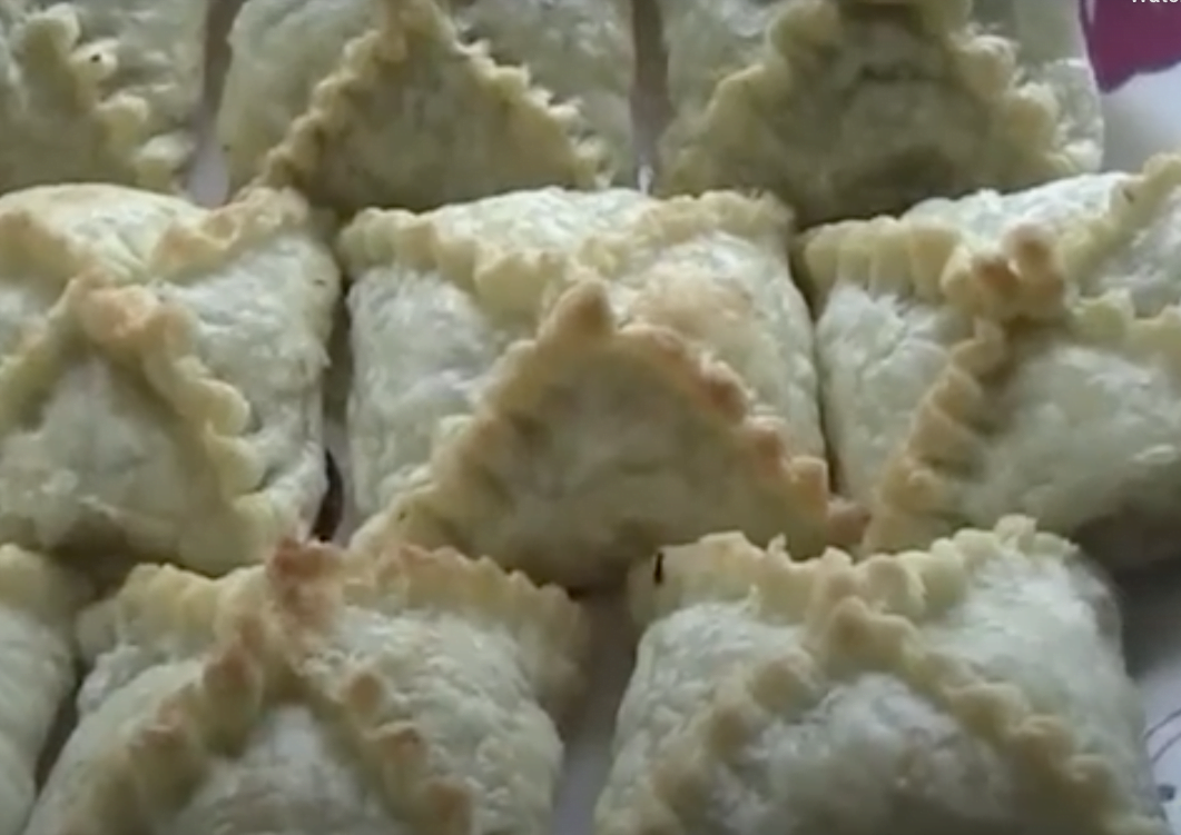 moroccan food,pastries,savoury treats,kofta,Moroccan pastries,puff pastry,Moroccan food,finger food,party food,mala7